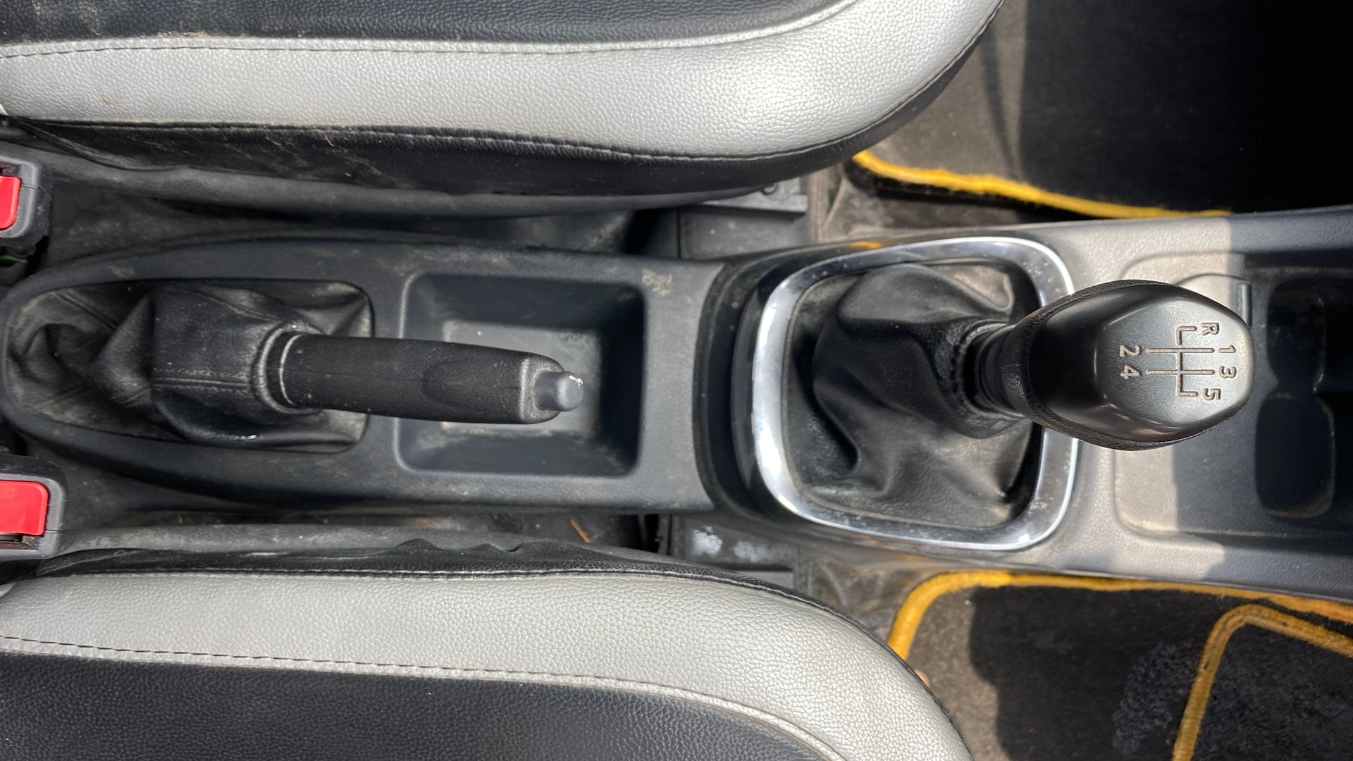 View 2016 Renault Kwid RXT 1.0 Image 37 Used 2016 Renault Kwid RXT 1.0 Image 37
