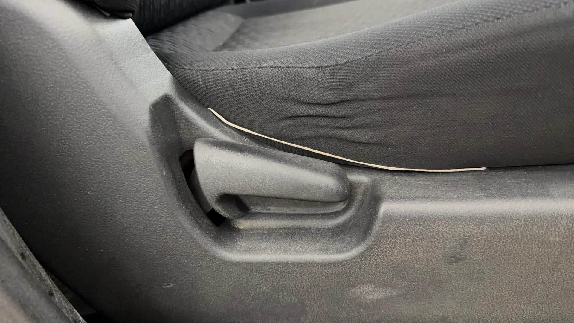 View 2014 Maruti Suzuki Stingray LXI Image 10 Used 2014 Maruti Suzuki Stingray LXI Image 10