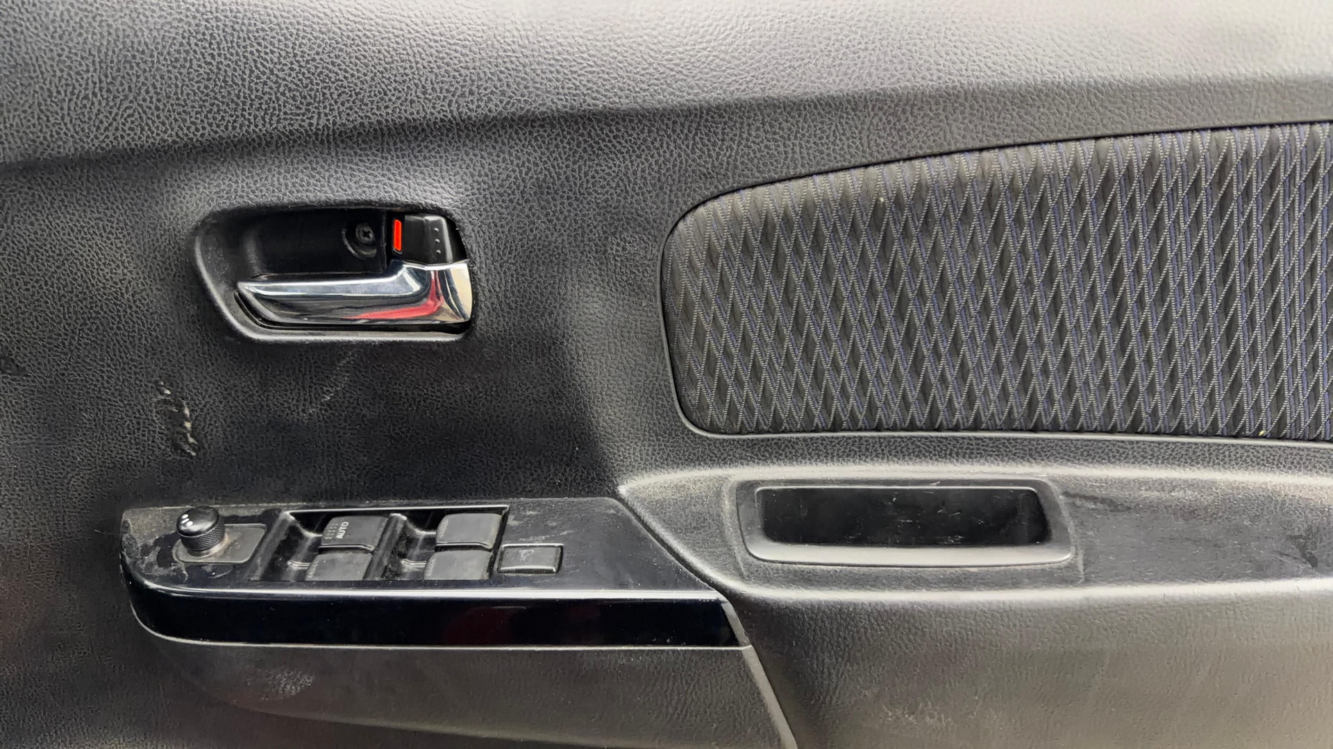 View 2014 Maruti Suzuki Stingray LXI Image 38 Used 2014 Maruti Suzuki Stingray LXI Image 38