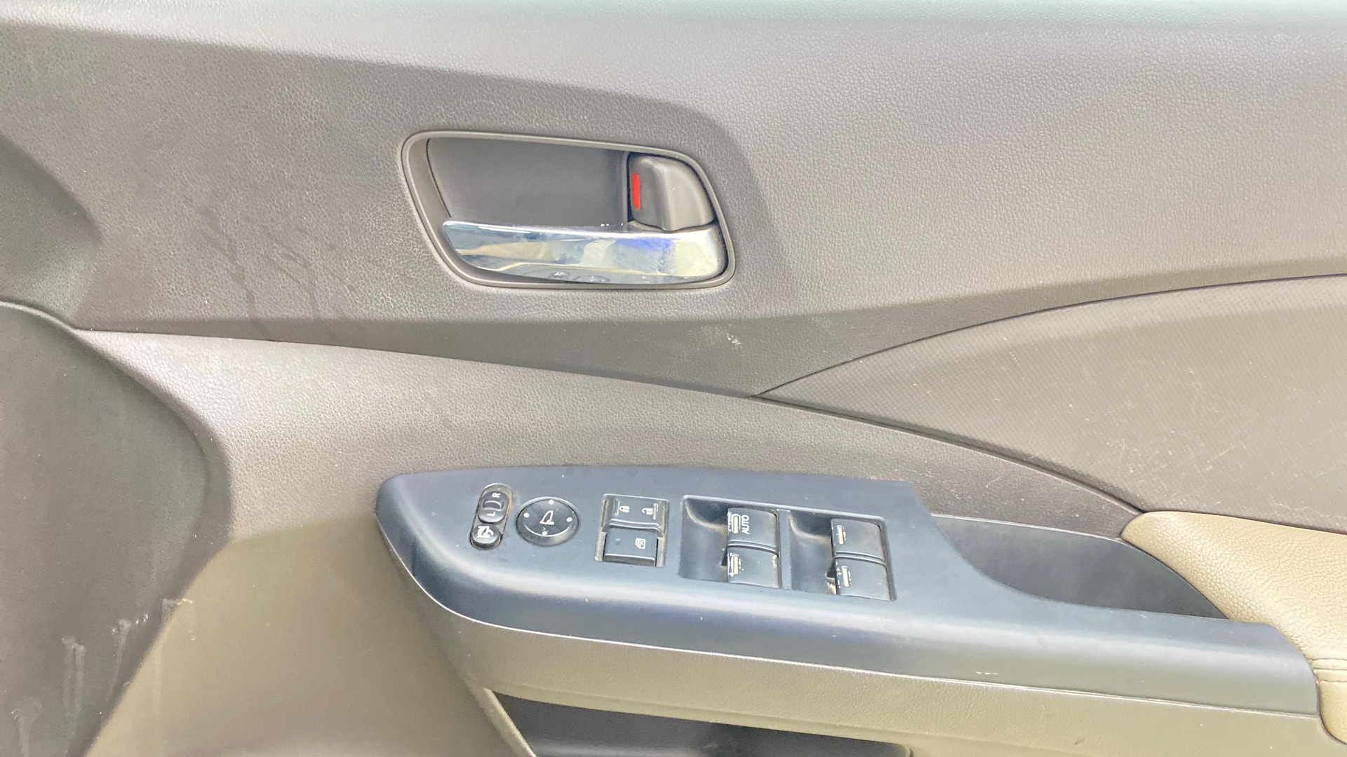 View 2016 Honda CR-V 2.0L AT Petrol Image 40 Used 2016 Honda CR-V 2.0L AT Petrol Image 40