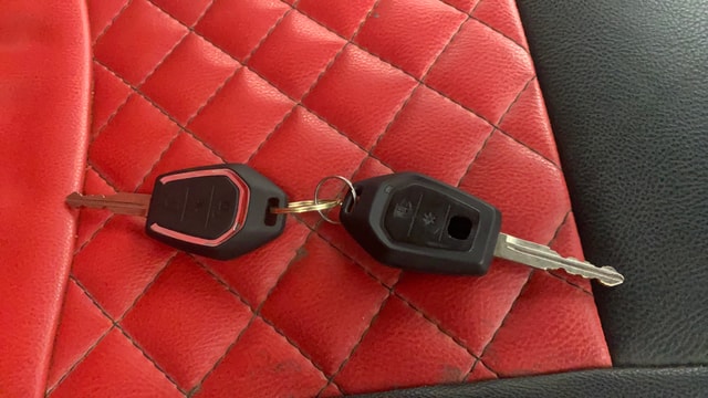 View Mahindra TUV300 Image 18 Used Mahindra TUV300 Image 18