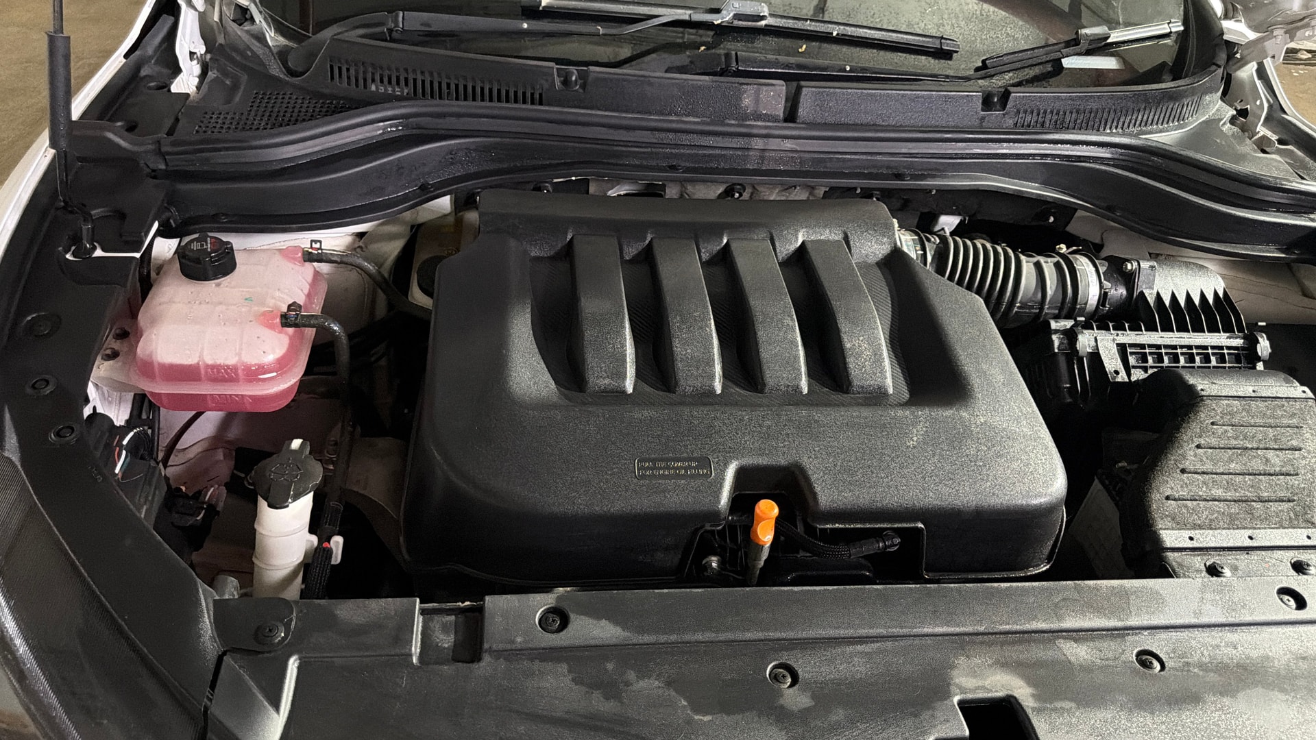 View 2025 Mahindra XUV700 MX Petrol 5 STR Image 27 Used 2025 Mahindra XUV700 MX Petrol 5 STR Image 27