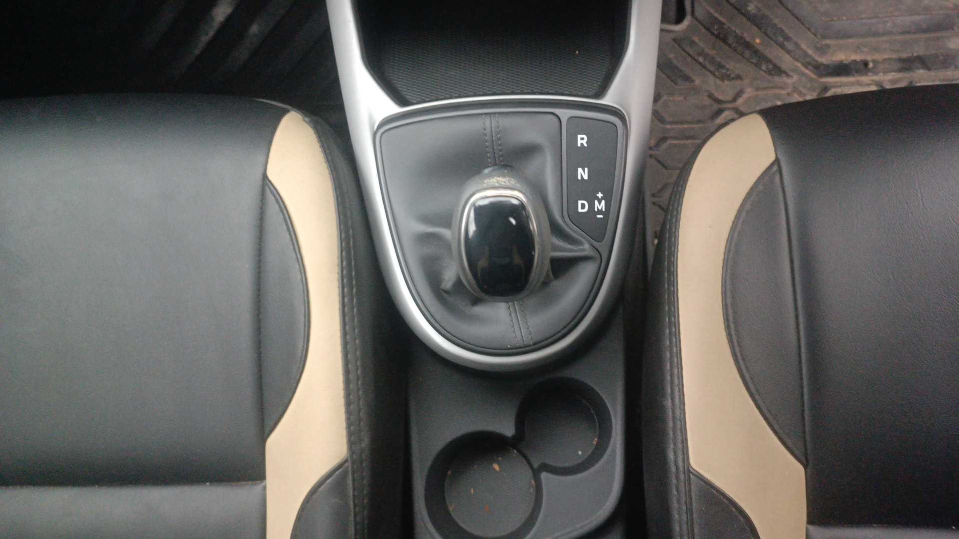 View 2021 Hyundai Grand i10 Nios Sportz Petrol AMT Image 38 Used 2021 Hyundai Grand i10 Nios Sportz Petrol AMT Image 38