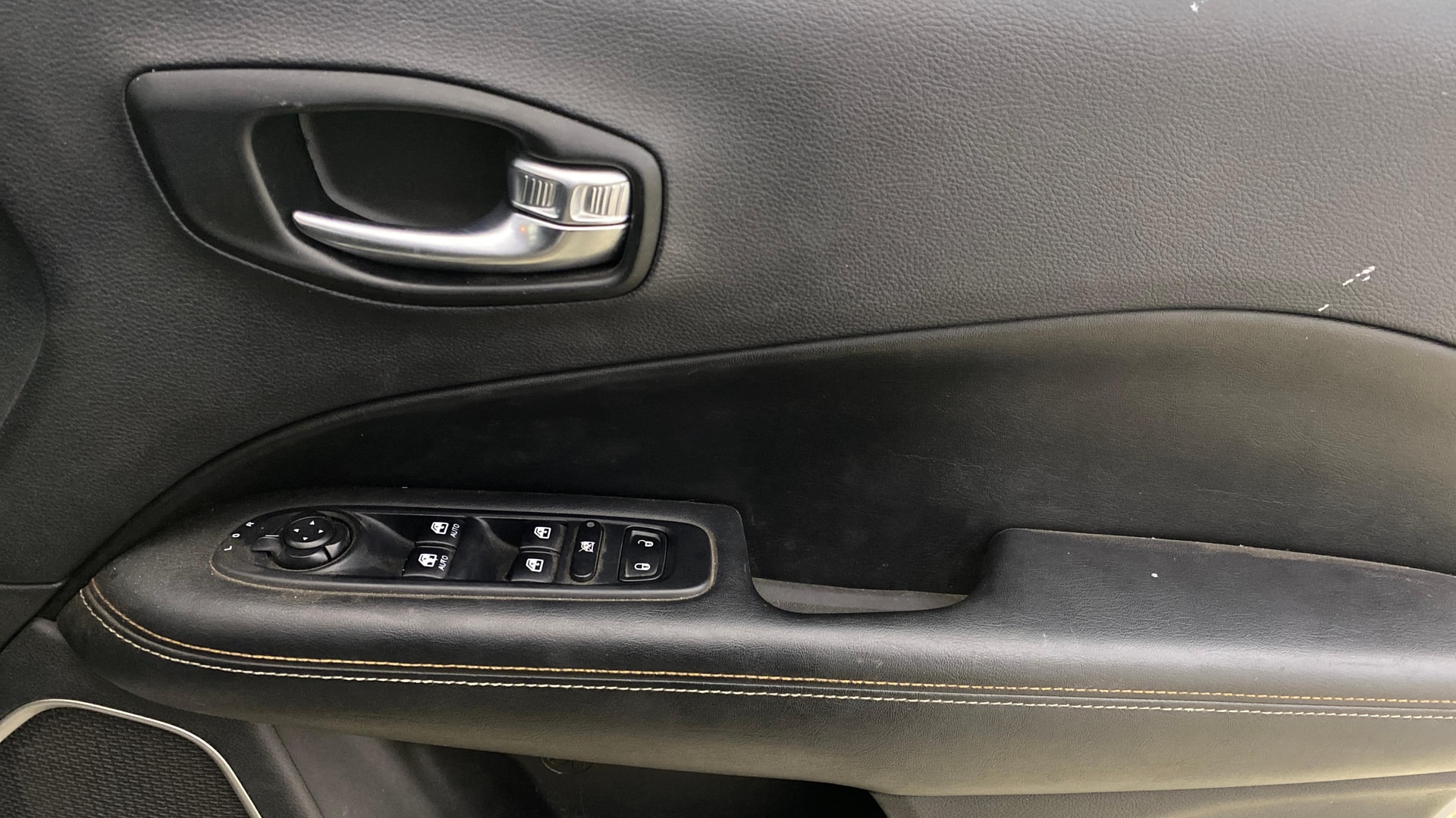 View 2020 Jeep Compass Sport Plus Diesel BS IV Image 33 Used 2020 Jeep Compass Sport Plus Diesel BS IV Image 33