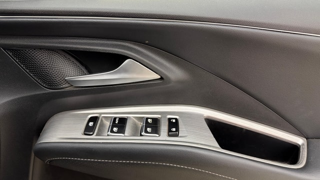 View MG Hector Plus Image 41 Used MG Hector Plus Image 41