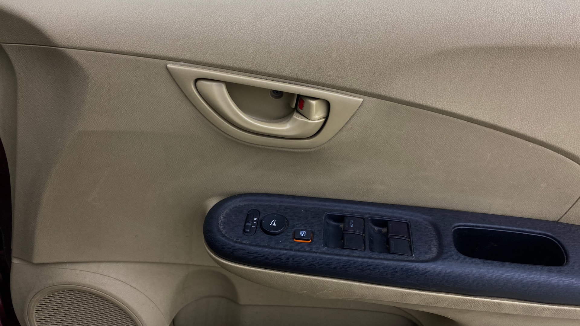 View 2015 Honda Amaze E MT Petrol BS IV Image 33 Used 2015 Honda Amaze E MT Petrol BS IV Image 33