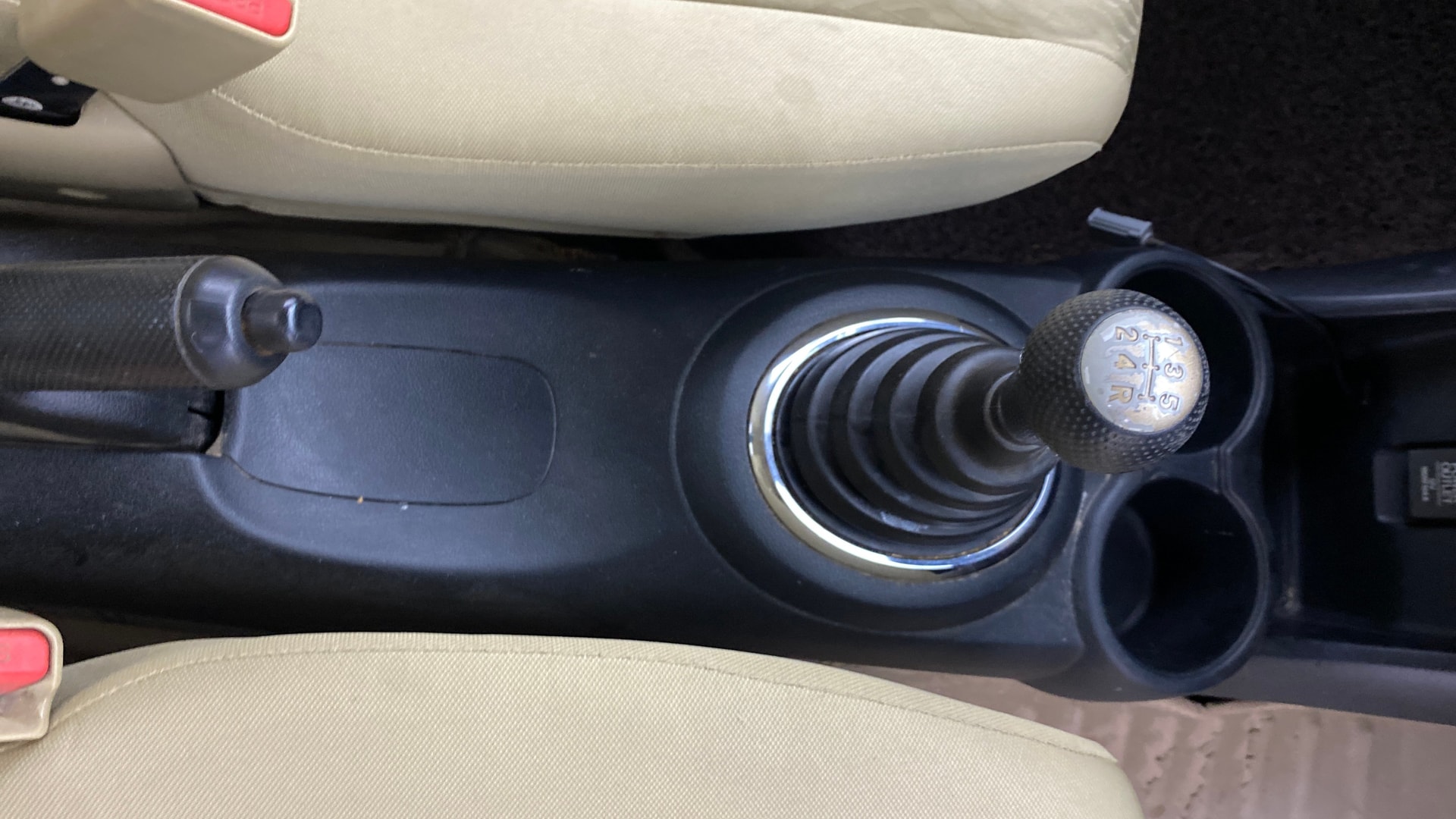 View 2015 Honda Amaze E MT Petrol BS IV Image 38 Used 2015 Honda Amaze E MT Petrol BS IV Image 38