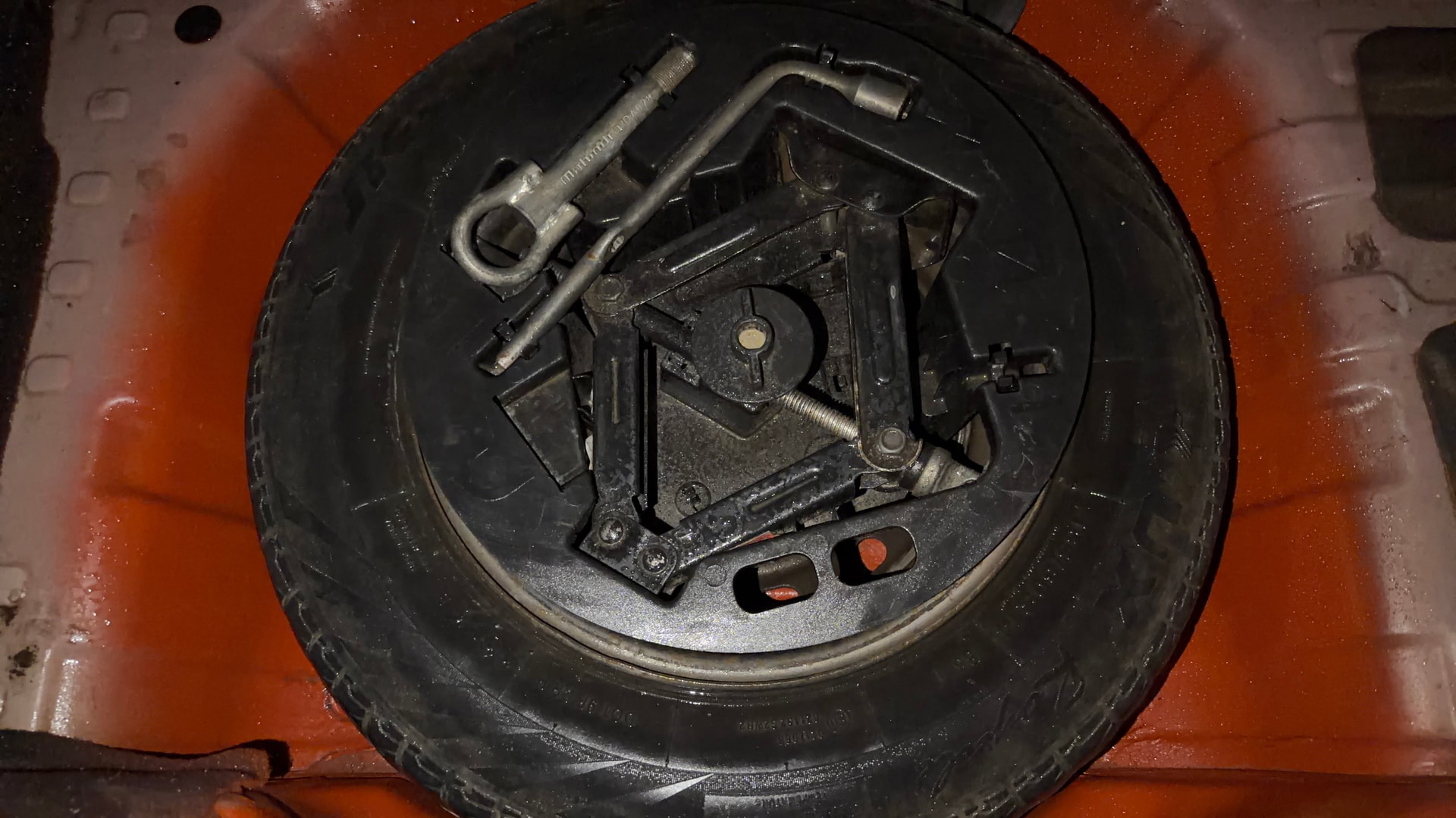 View 2018 Mahindra KUV100 K2 Petrol BS IV Image 24 Used 2018 Mahindra KUV100 K2 Petrol BS IV Image 24