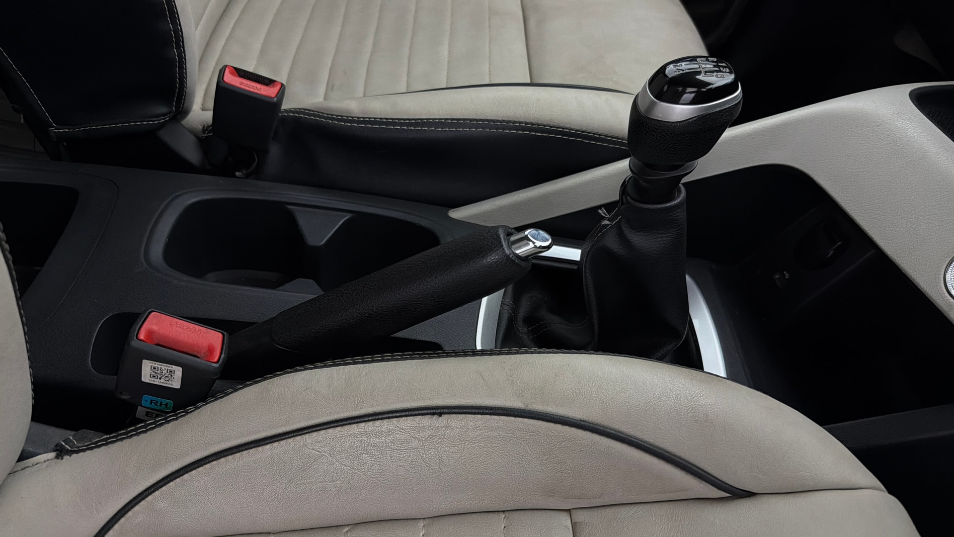 View 2021 Nissan Magnite XV Image 39 Used 2021 Nissan Magnite XV Image 39