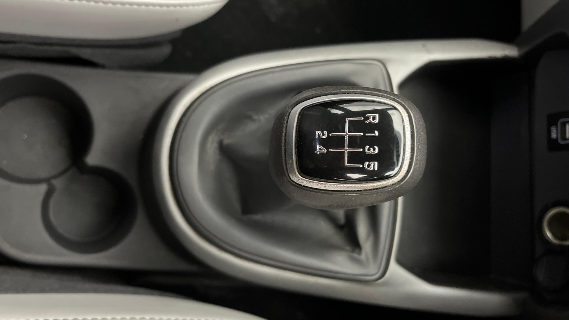 View 2020 Hyundai Grand i10 Nios Sportz Diesel Image 38 Used 2020 Hyundai Grand i10 Nios Sportz Diesel Image 38