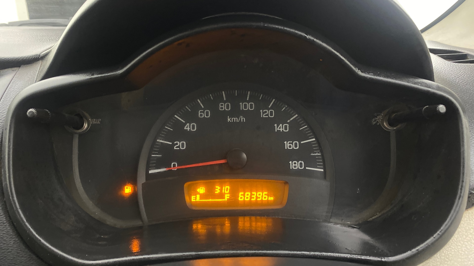 View 2019 Maruti Suzuki 1000 Base Variant Image 33 Used 2019 Maruti Suzuki 1000 Base Variant Image 33