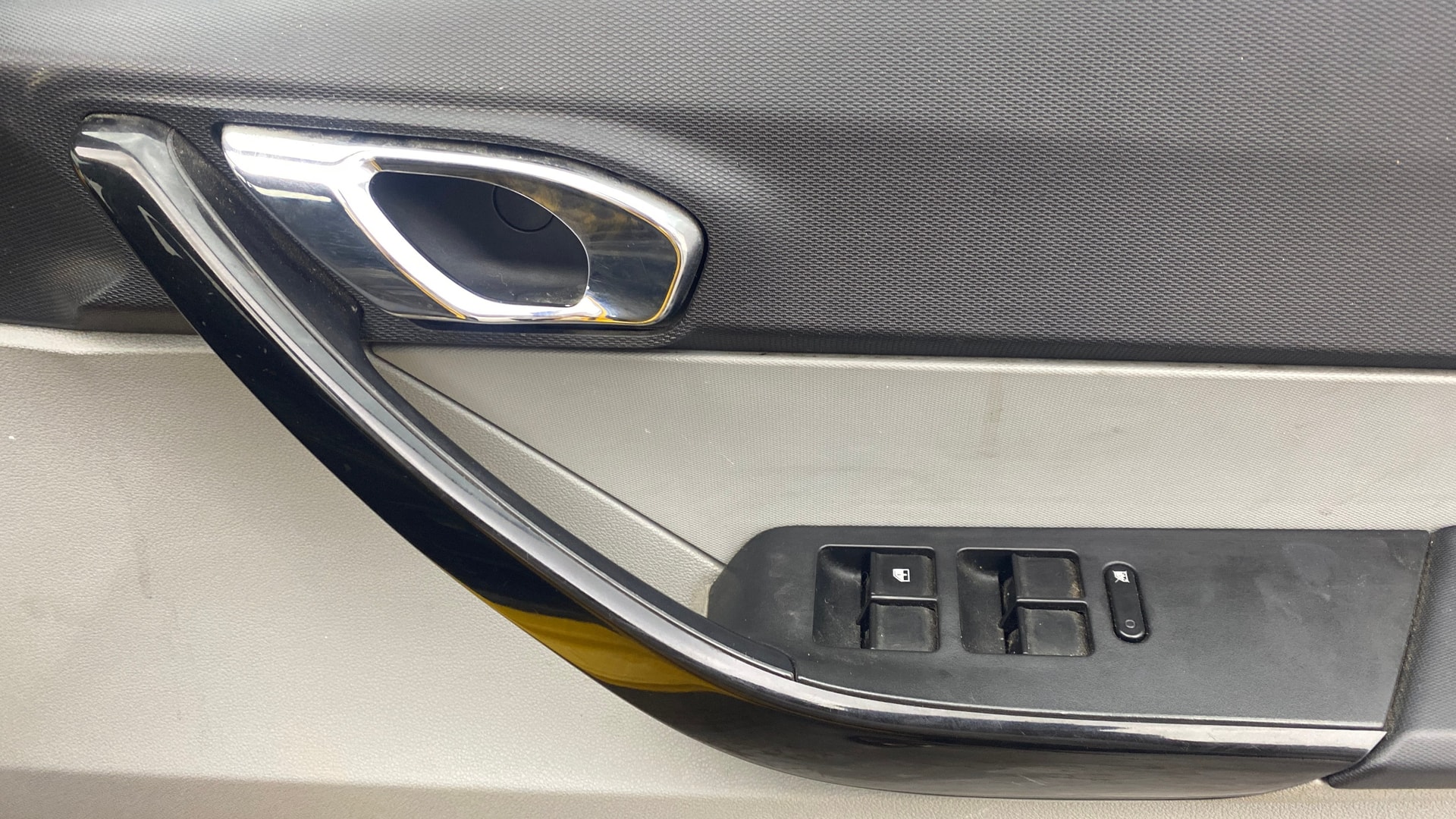 View 2020 Tata Tiago Revotorq XB Image 33 Used 2020 Tata Tiago Revotorq XB Image 33
