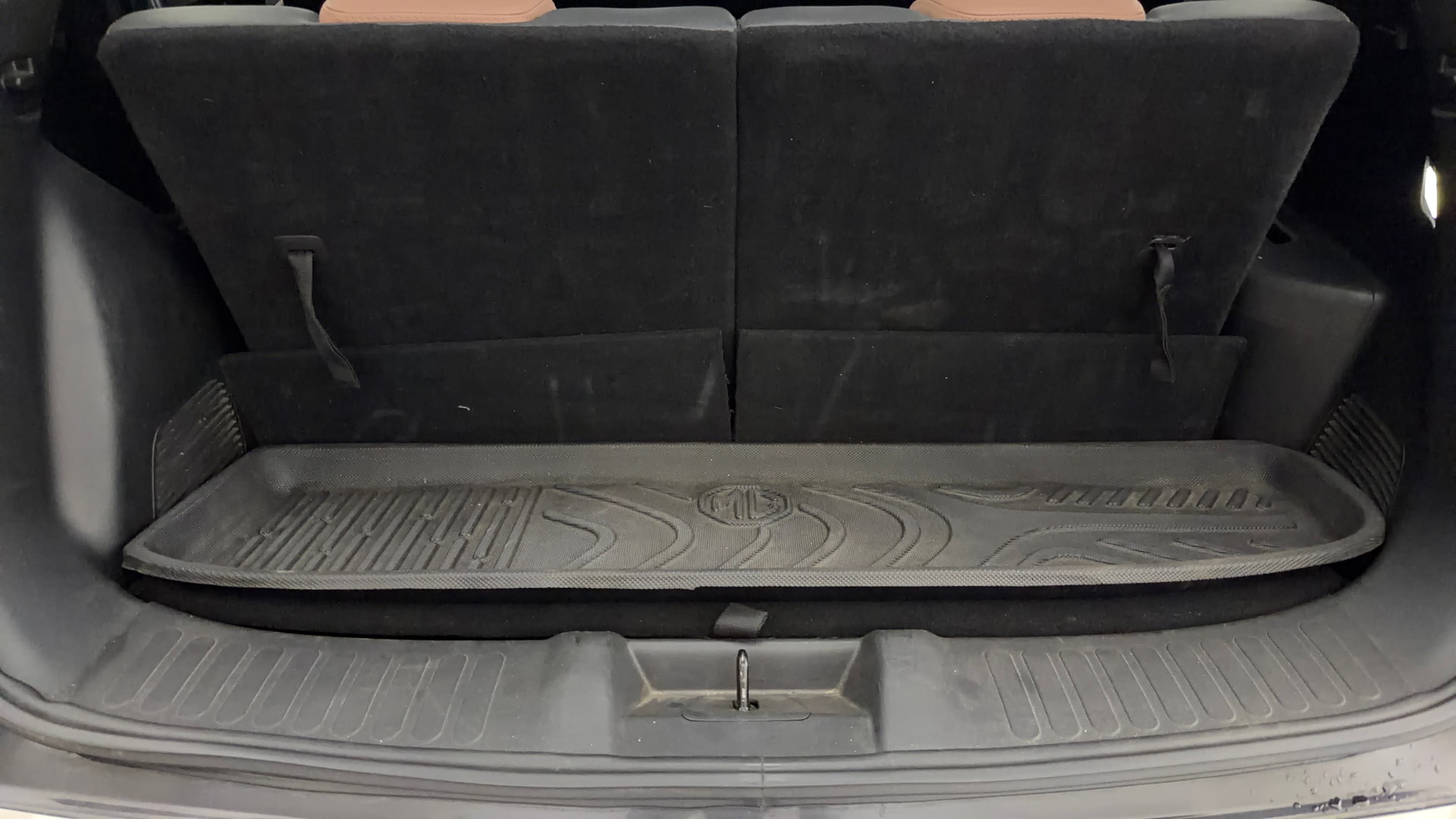 View 2024 MG Hector Plus Savvy Pro 7 Seater CVT Petrol Image 7 Used 2024 MG Hector Plus Savvy Pro 7 Seater CVT Petrol Image 7