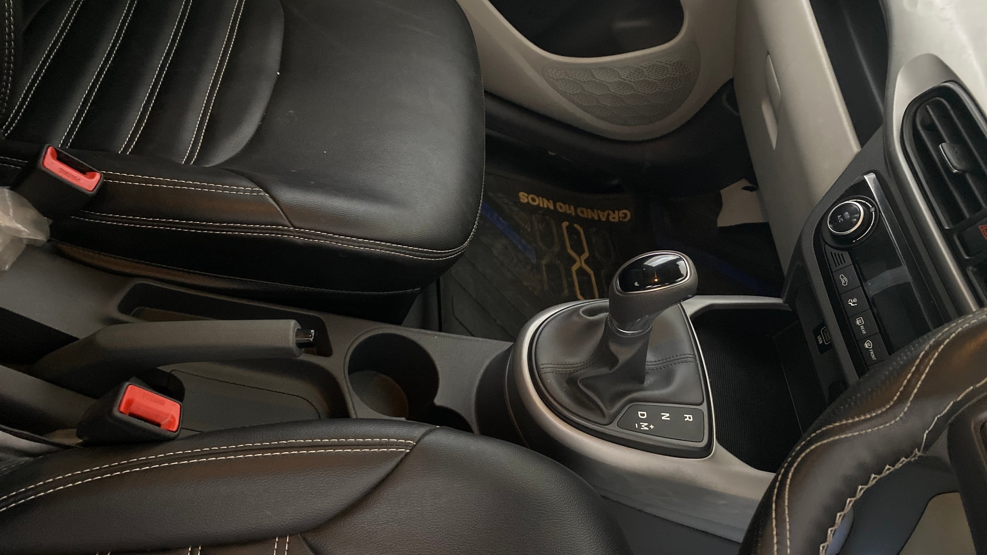 View 2022 Hyundai Grand i10 Nios Sportz Petrol AMT Image 38 Used 2022 Hyundai Grand i10 Nios Sportz Petrol AMT Image 38