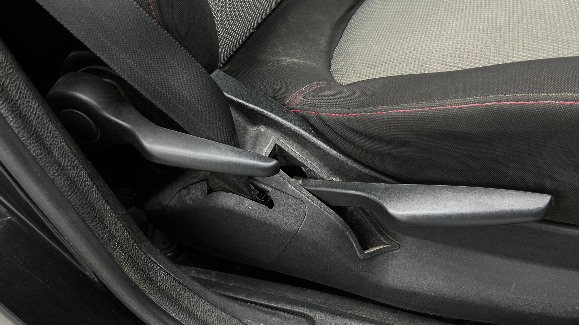View 2013 Fiat Grande Punto 1.3 Emotion Pack 90 HP Image 18 Used 2013 Fiat Grande Punto 1.3 Emotion Pack 90 HP Image 18