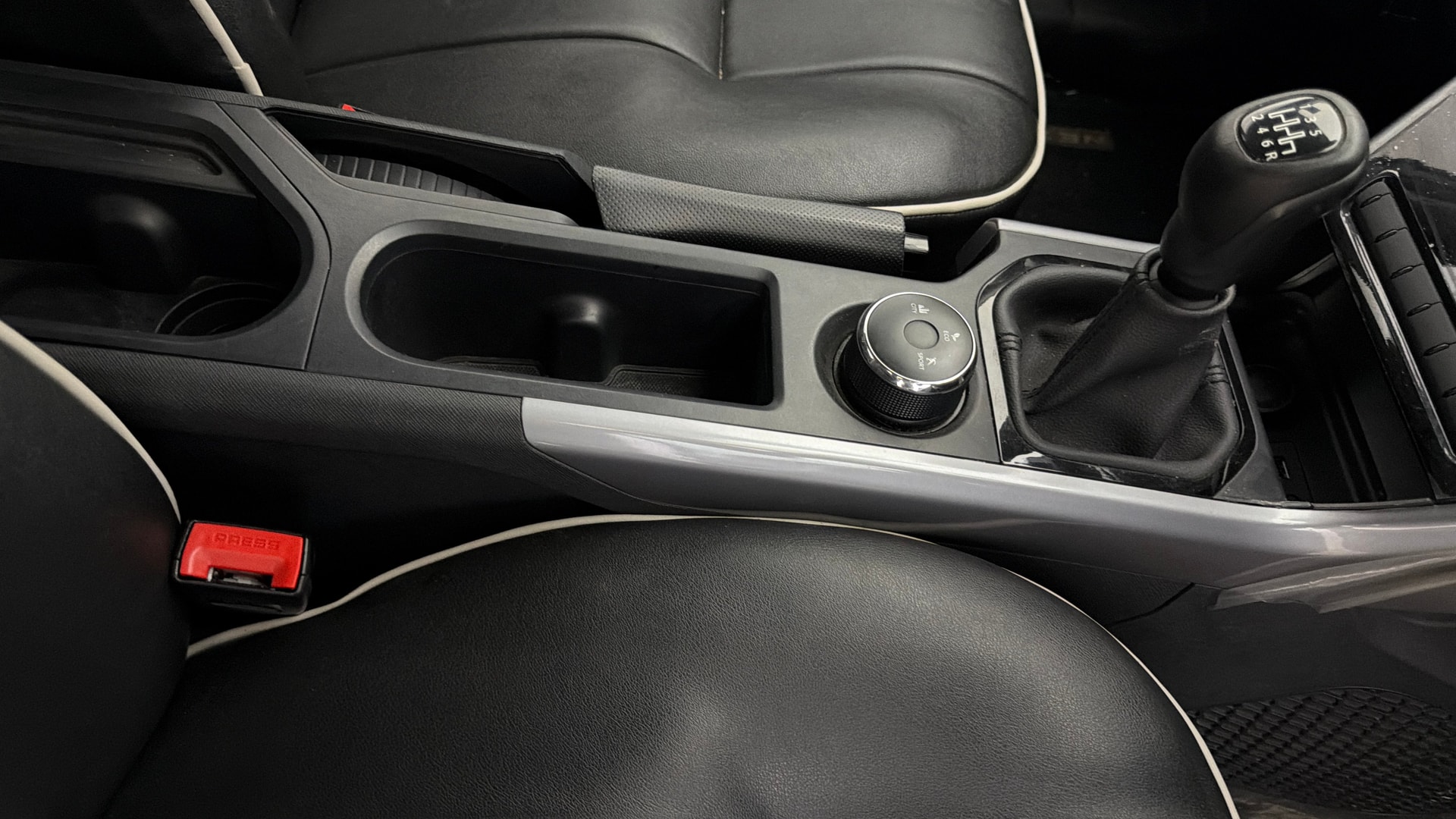 View 2024 Tata Nexon Revotron XE Image 38 Used 2024 Tata Nexon Revotron XE Image 38