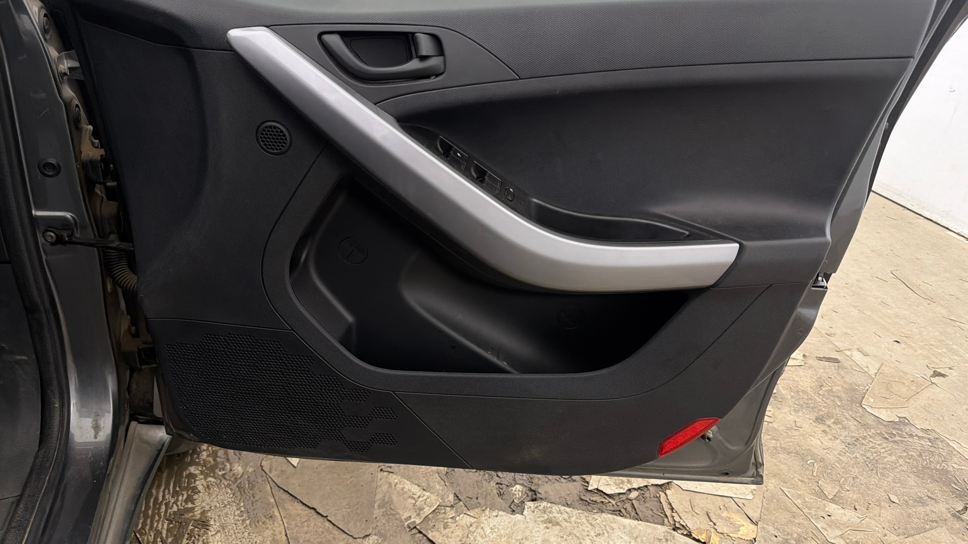 View 2024 Tata Nexon Revotron XE Image 33 Used 2024 Tata Nexon Revotron XE Image 33