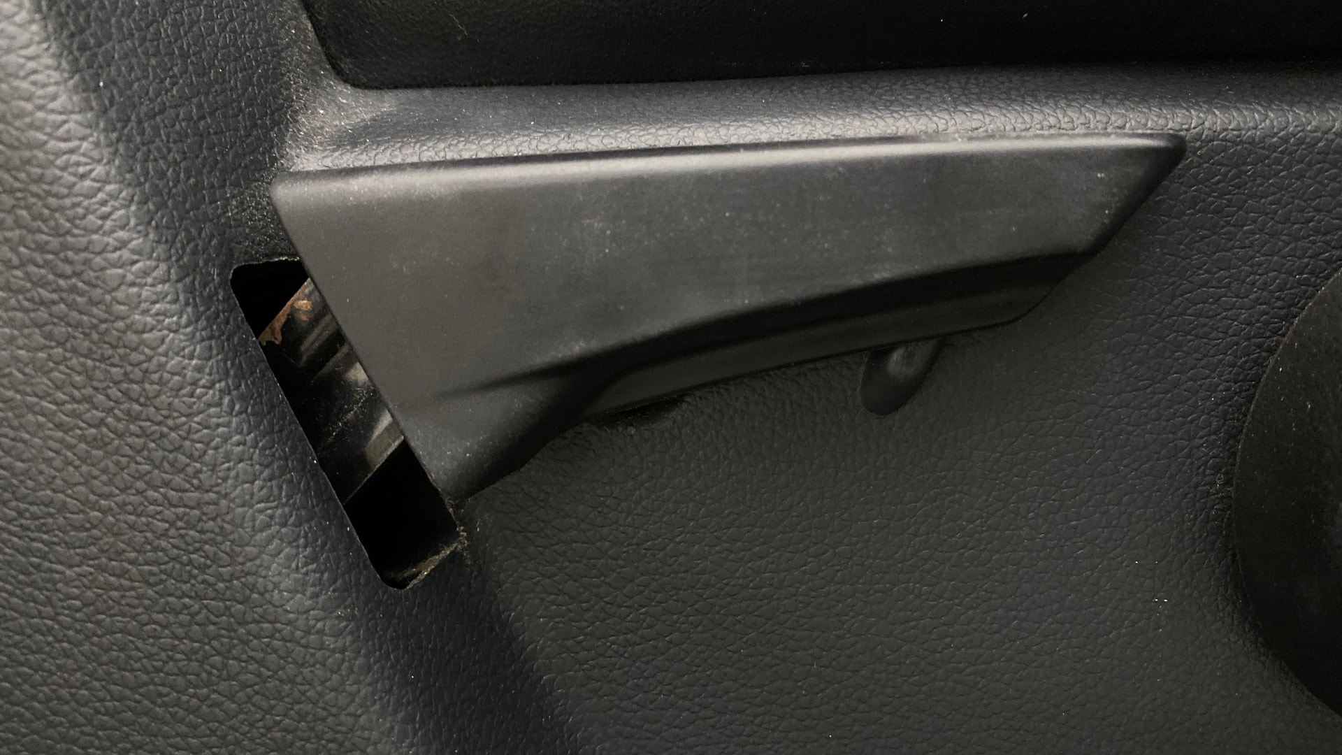 View 2023 Mahindra Thar AX Standard Manual Soft Top 6 Seater Image 18 Used 2023 Mahindra Thar AX Standard Manual Soft Top 6 Seater Image 18