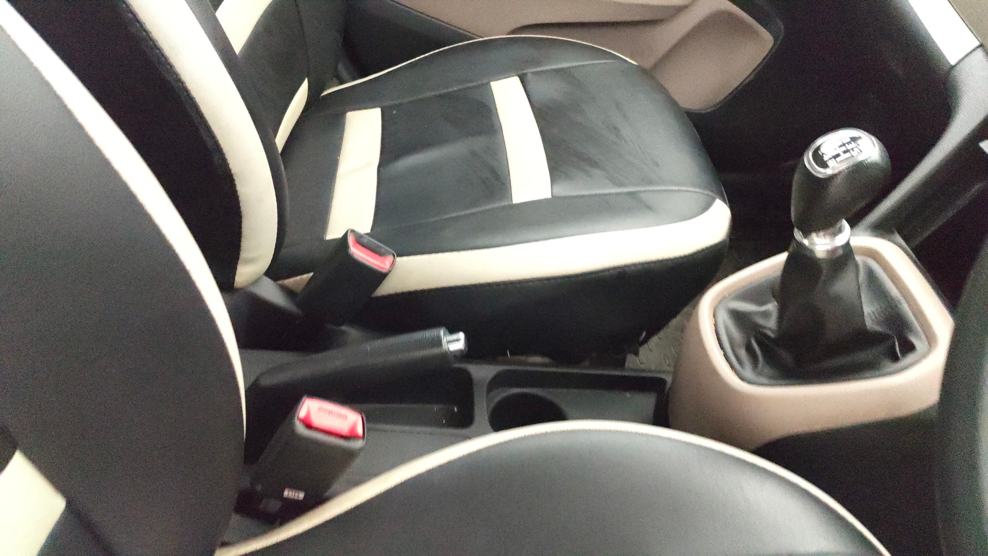 View 2017 Hyundai Xcent S Petrol Image 38 Used 2017 Hyundai Xcent S Petrol Image 38