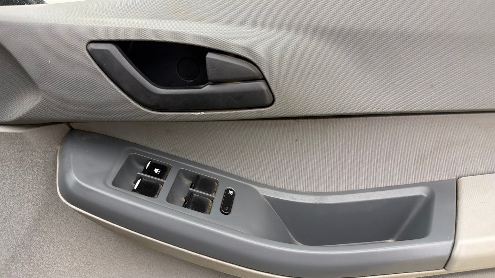 View 2022 Tata Tigor XE Diesel Image 32 Used 2022 Tata Tigor XE Diesel Image 32