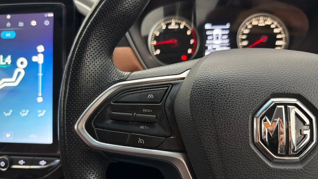 View MG Hector Plus Image 3 Used MG Hector Plus Image 3