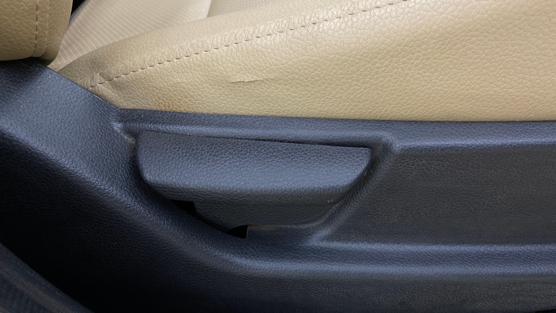 View 2017 Hyundai EON Era Plus Image 18 Used 2017 Hyundai EON Era Plus Image 18