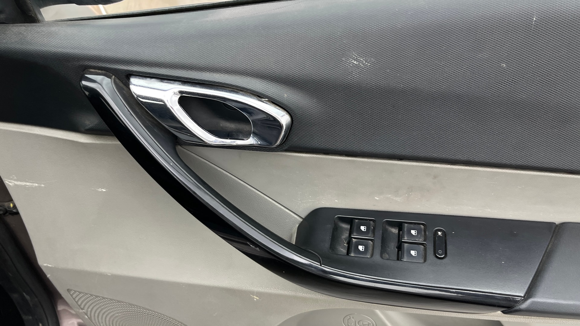 View 2017 Tata Tiago Revotorq XZ Image 32 Used 2017 Tata Tiago Revotorq XZ Image 32