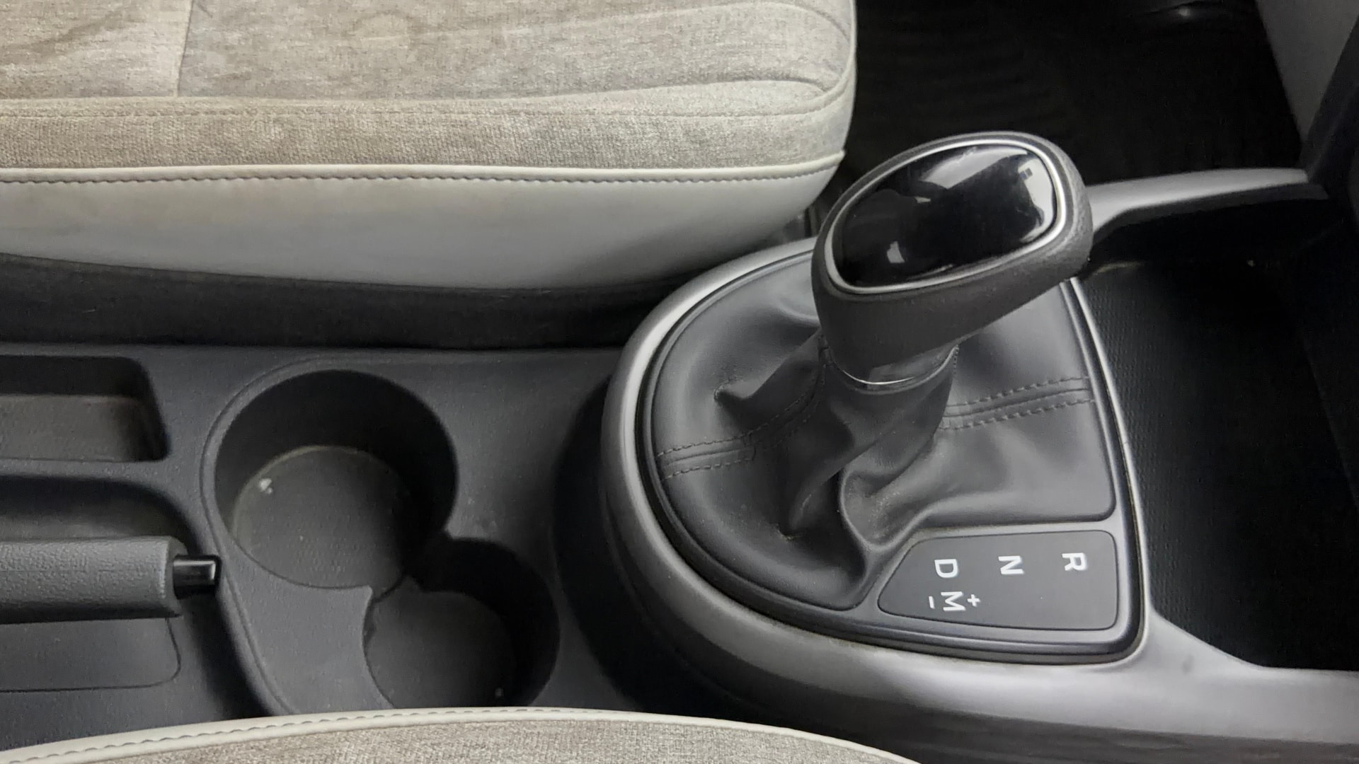 View 2020 Hyundai Grand i10 Nios Sportz Petrol AMT Image 39 Used 2020 Hyundai Grand i10 Nios Sportz Petrol AMT Image 39