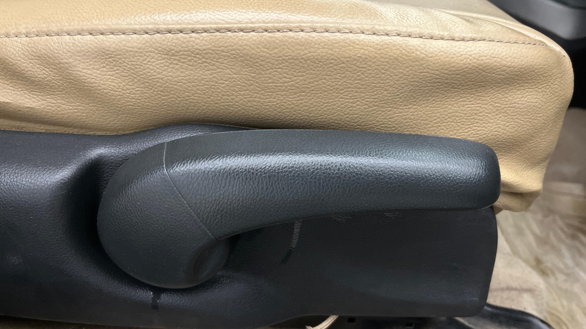 View 2015 Honda City ZX MT Diesel Anniversary Edition Image 19 Used 2015 Honda City ZX MT Diesel Anniversary Edition Image 19
