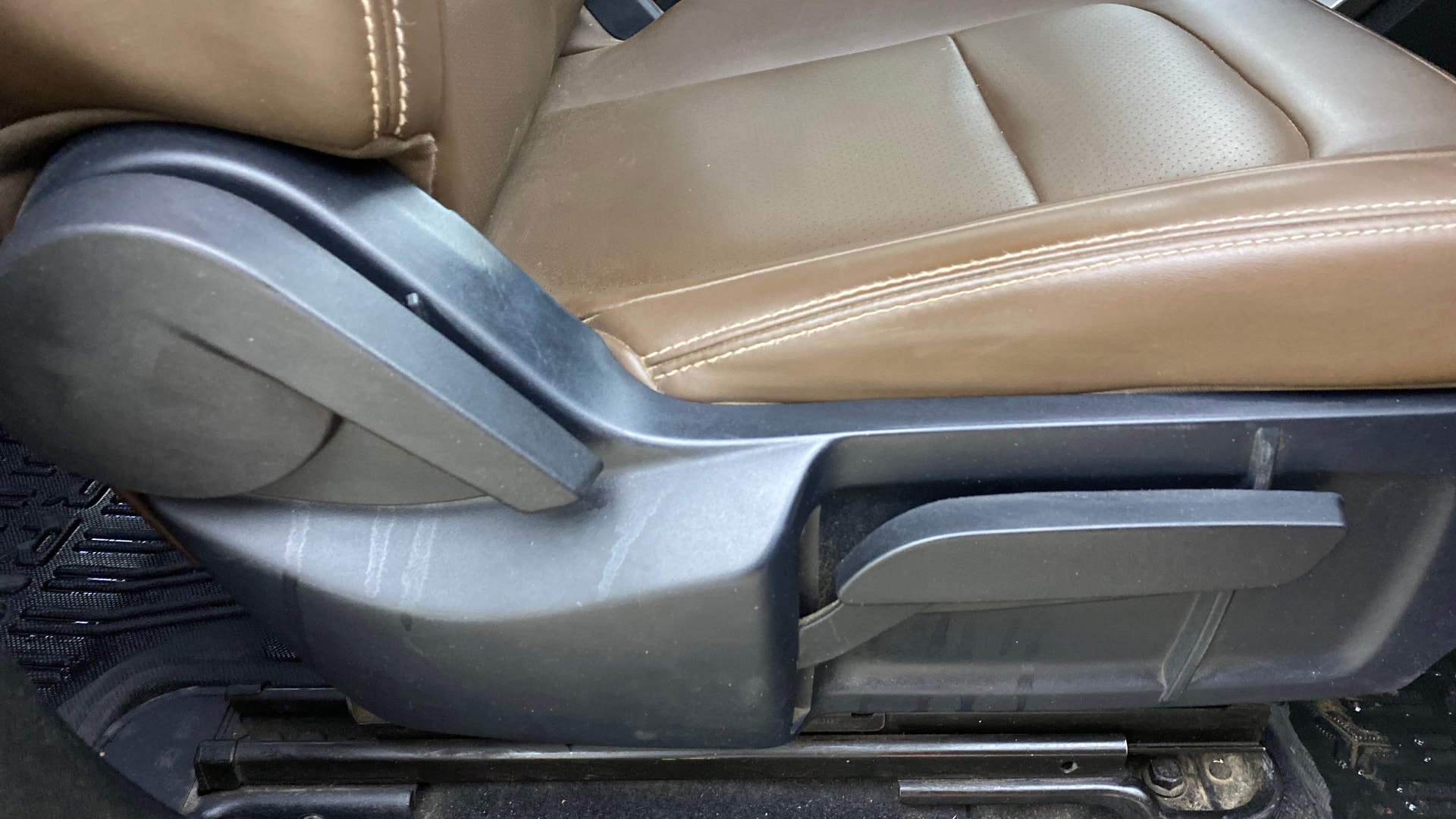 View 2019 Tata Harrier XE Image 11 Used 2019 Tata Harrier XE Image 11