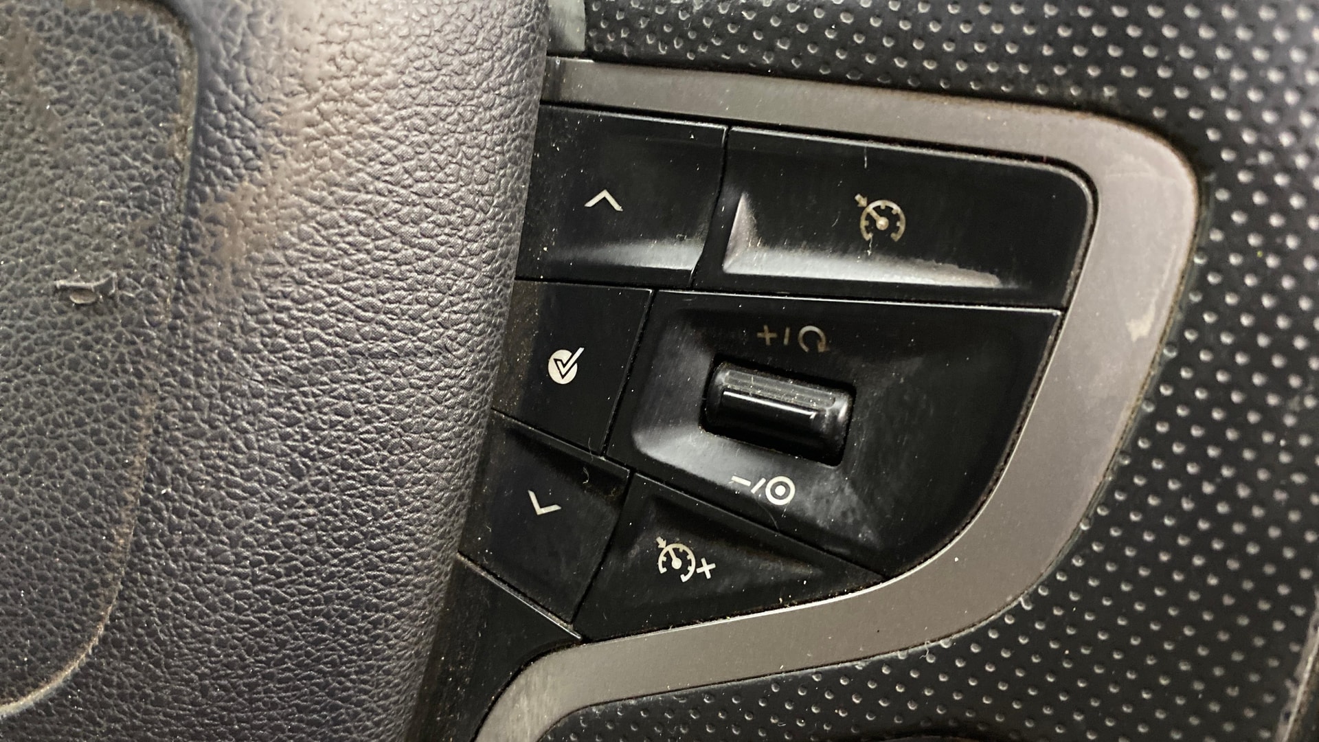 View 2019 Tata Harrier XE Image 3 Used 2019 Tata Harrier XE Image 3