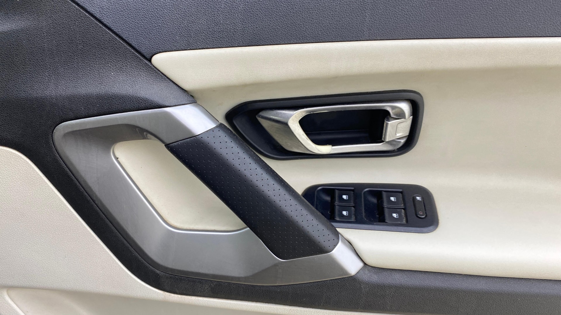 View 2021 Tata Safari XZA Plus Image 41 Used 2021 Tata Safari XZA Plus Image 41