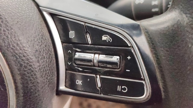 View Kia Carens Image 3 Used Kia Carens Image 3