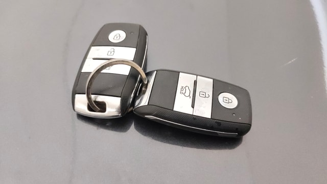 View Kia Carens Image 20 Used Kia Carens Image 20