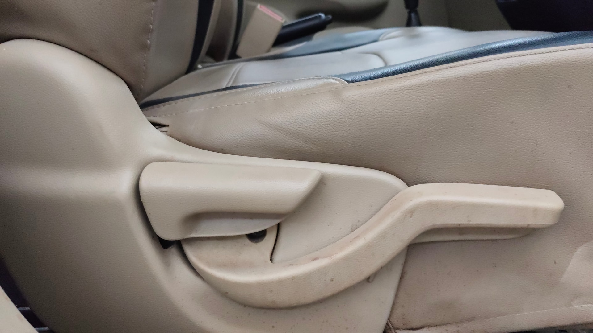 View 2015 Honda Mobilio E Diesel Image 18 Used 2015 Honda Mobilio E Diesel Image 18