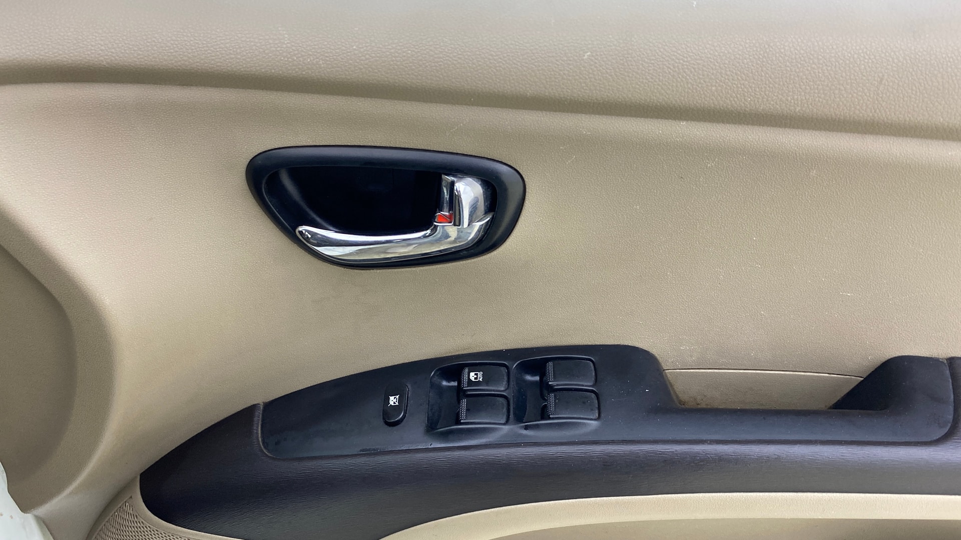 View 2013 Hyundai i10 1.1 Magna Image 32 Used 2013 Hyundai i10 1.1 Magna Image 32