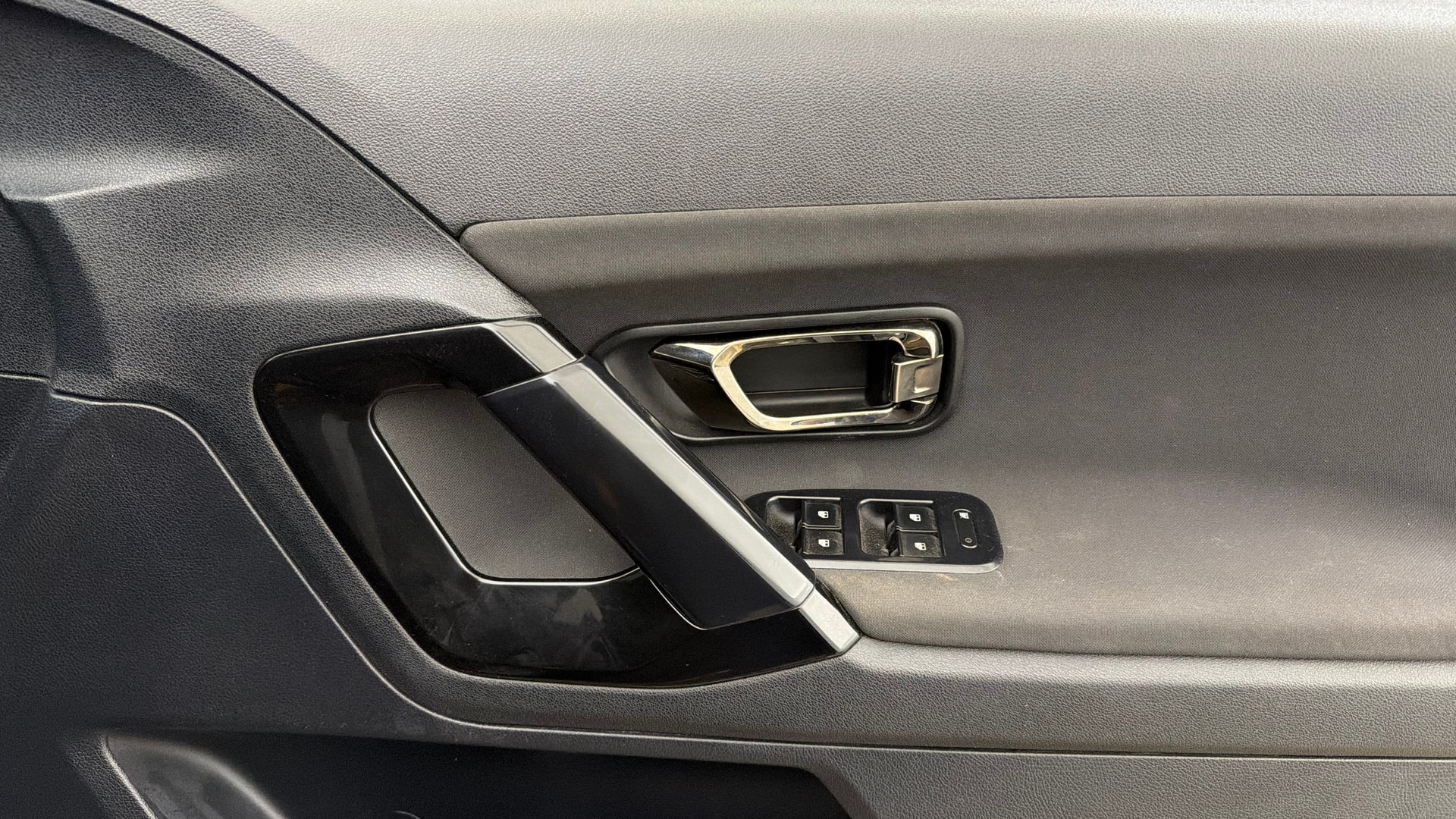 View 2022 Tata Harrier XE Image 35 Used 2022 Tata Harrier XE Image 35
