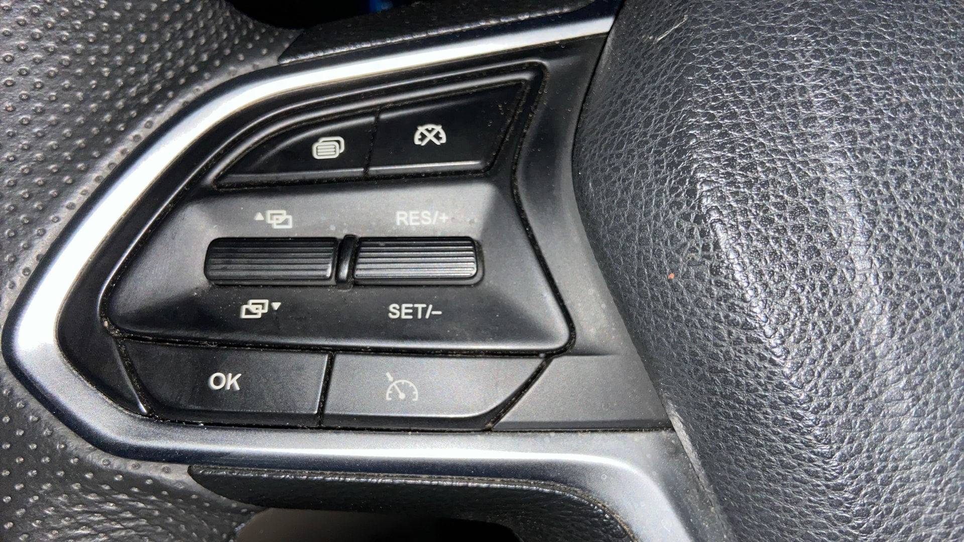 View 2021 MG Hector Sharp CVT Petrol Image 3 Used 2021 MG Hector Sharp CVT Petrol Image 3