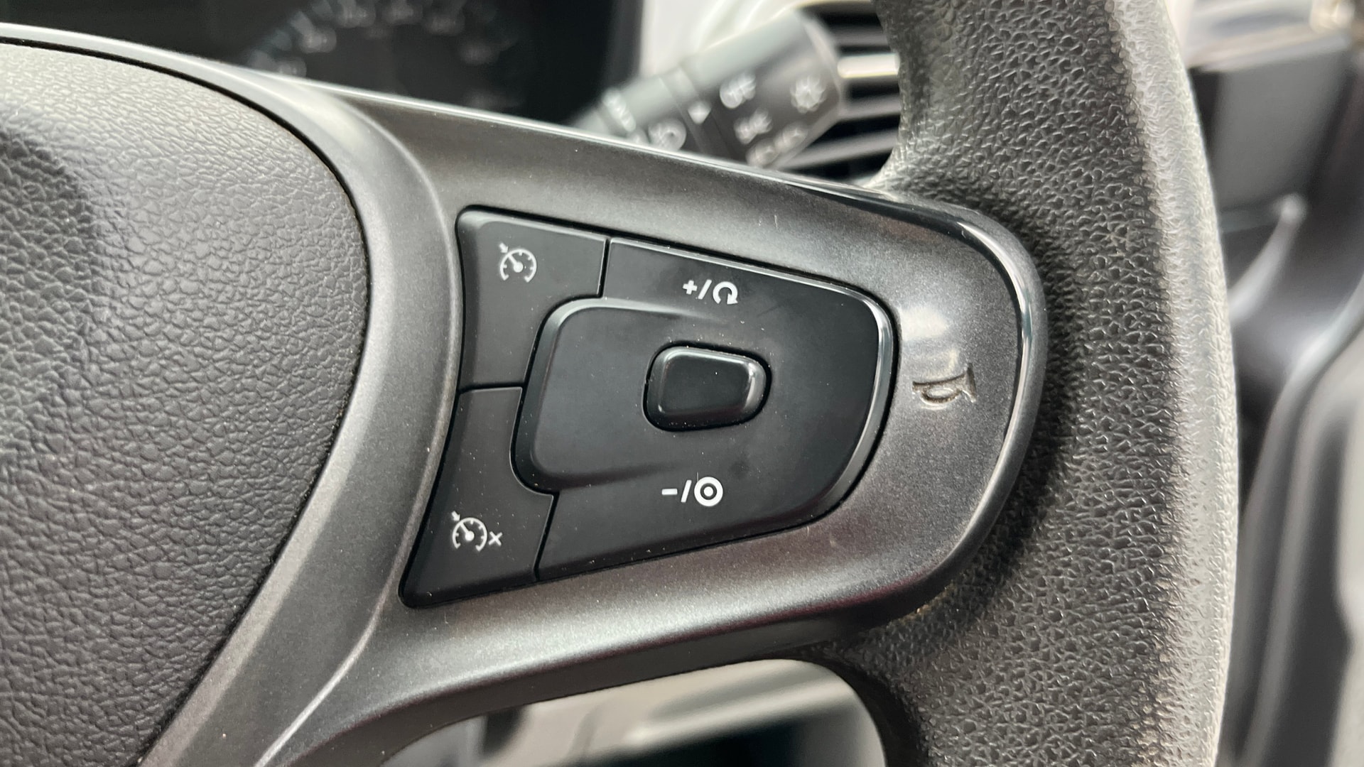 View 2021 Tata Altroz XT Diesel Image 3 Used 2021 Tata Altroz XT Diesel Image 3