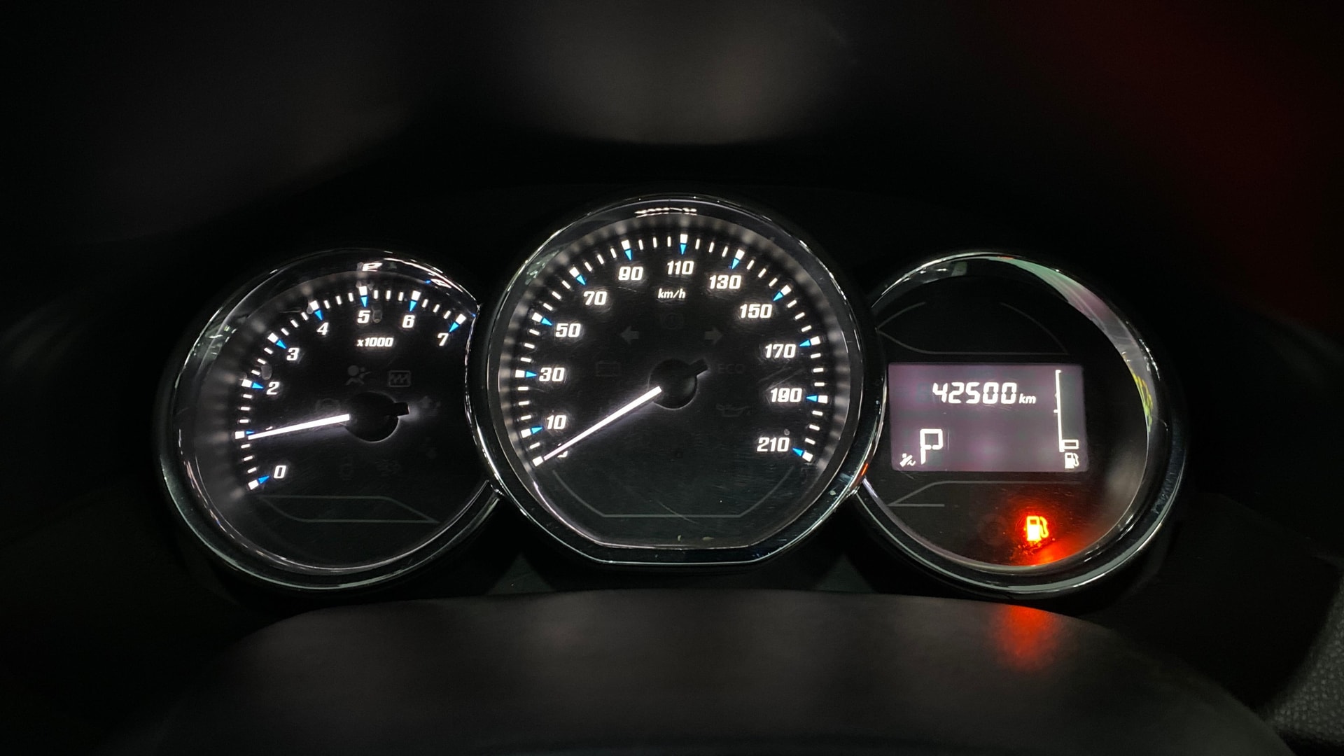 View 2021 Renault Duster 1.3L Turbo Petrol RXZ CVT Image 21 Used 2021 Renault Duster 1.3L Turbo Petrol RXZ CVT Image 21