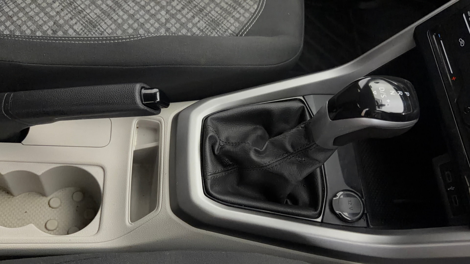 View 2024 Volkswagen Taigun 1.0 TSI Highline AT Image 41 Used 2024 Volkswagen Taigun 1.0 TSI Highline AT Image 41