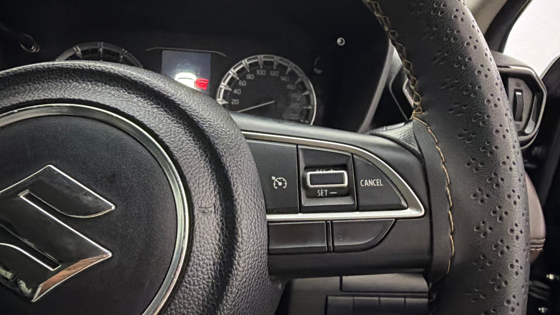 View 2023 Maruti Suzuki 1000 Base Variant Image 3 Used 2023 Maruti Suzuki 1000 Base Variant Image 3