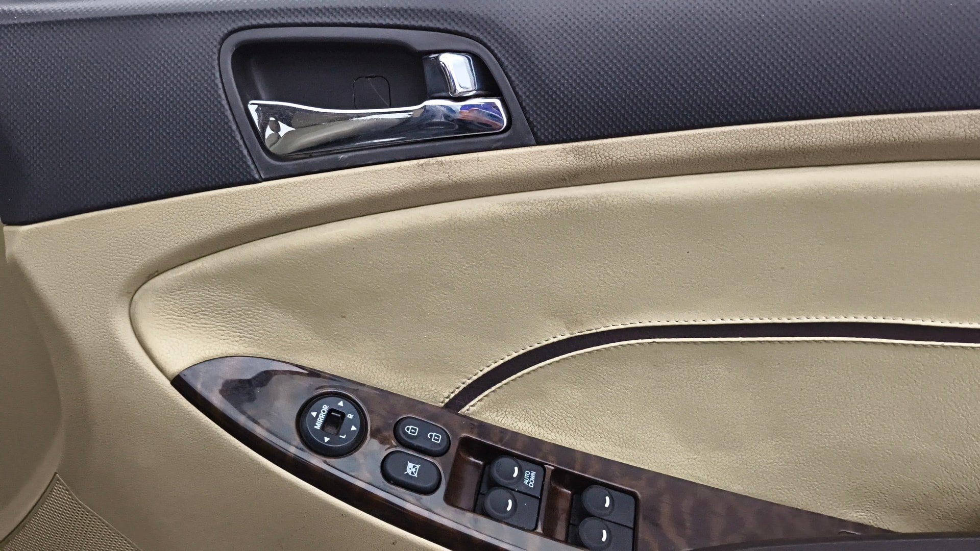 View 2013 Hyundai Fluidic Verna 1.4 CRDI Base Image 33 Used 2013 Hyundai Fluidic Verna 1.4 CRDI Base Image 33