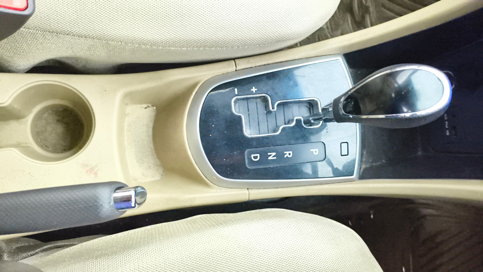 View 2013 Hyundai Fluidic Verna 1.4 CRDI Base Image 38 Used 2013 Hyundai Fluidic Verna 1.4 CRDI Base Image 38