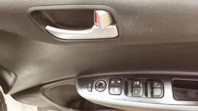View Hyundai Grand i10 Image 32 Used Hyundai Grand i10 Image 32