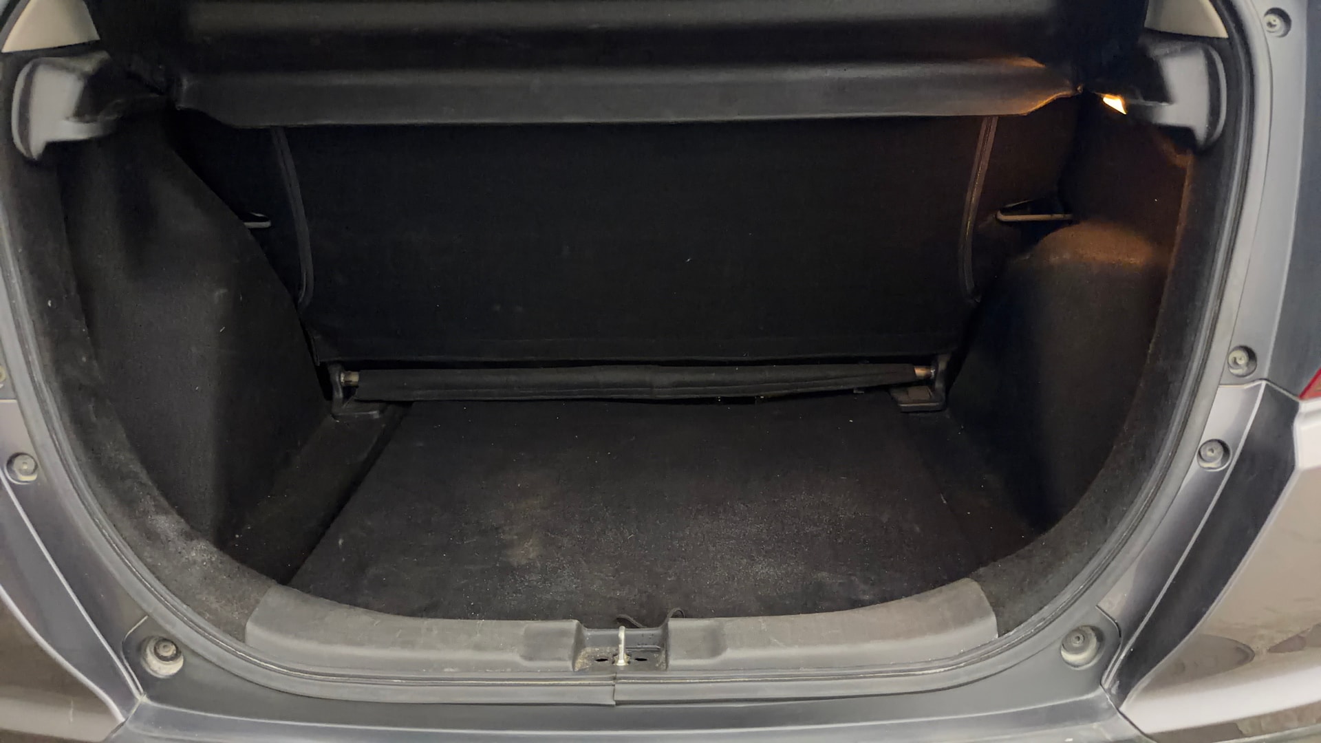 View 2019 Honda WR-V S MT Diesel Edge Edition Image 11 Used 2019 Honda WR-V S MT Diesel Edge Edition Image 11