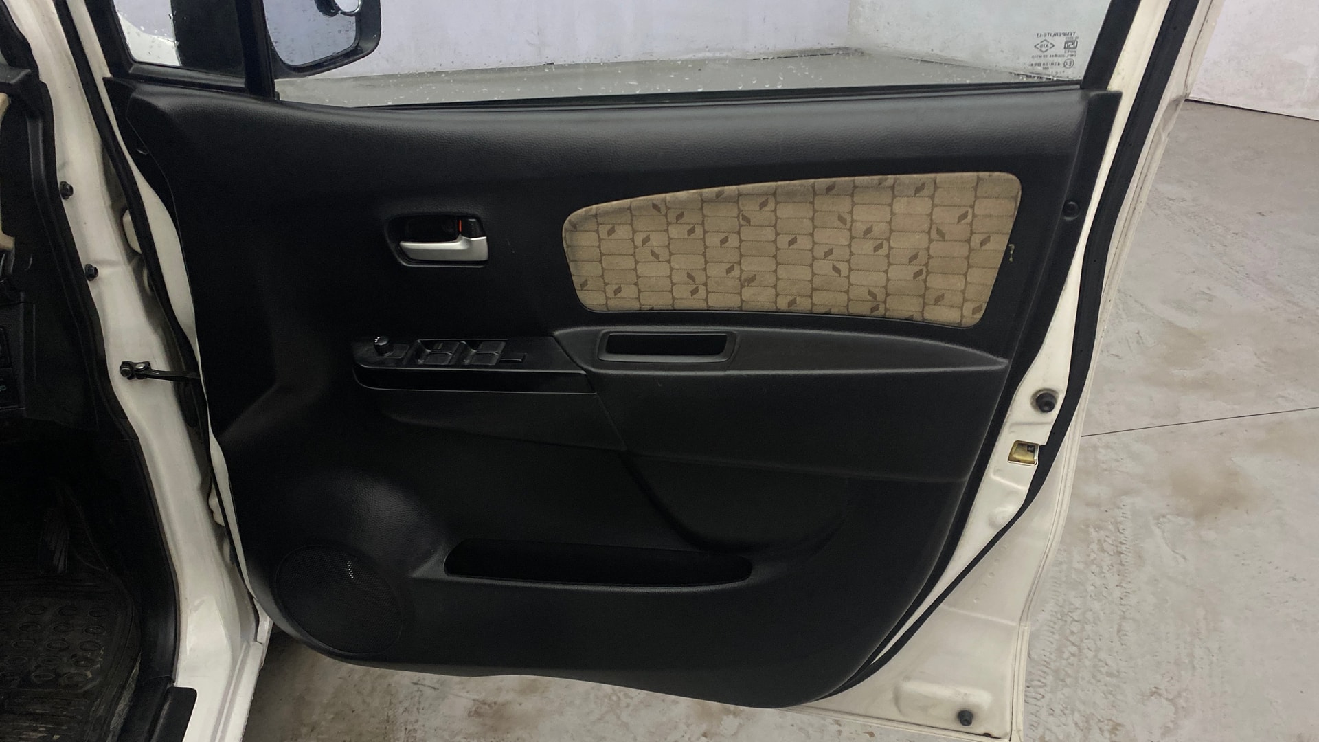 View 2017 Maruti Suzuki 1000 Base Variant Image 33 Used 2017 Maruti Suzuki 1000 Base Variant Image 33