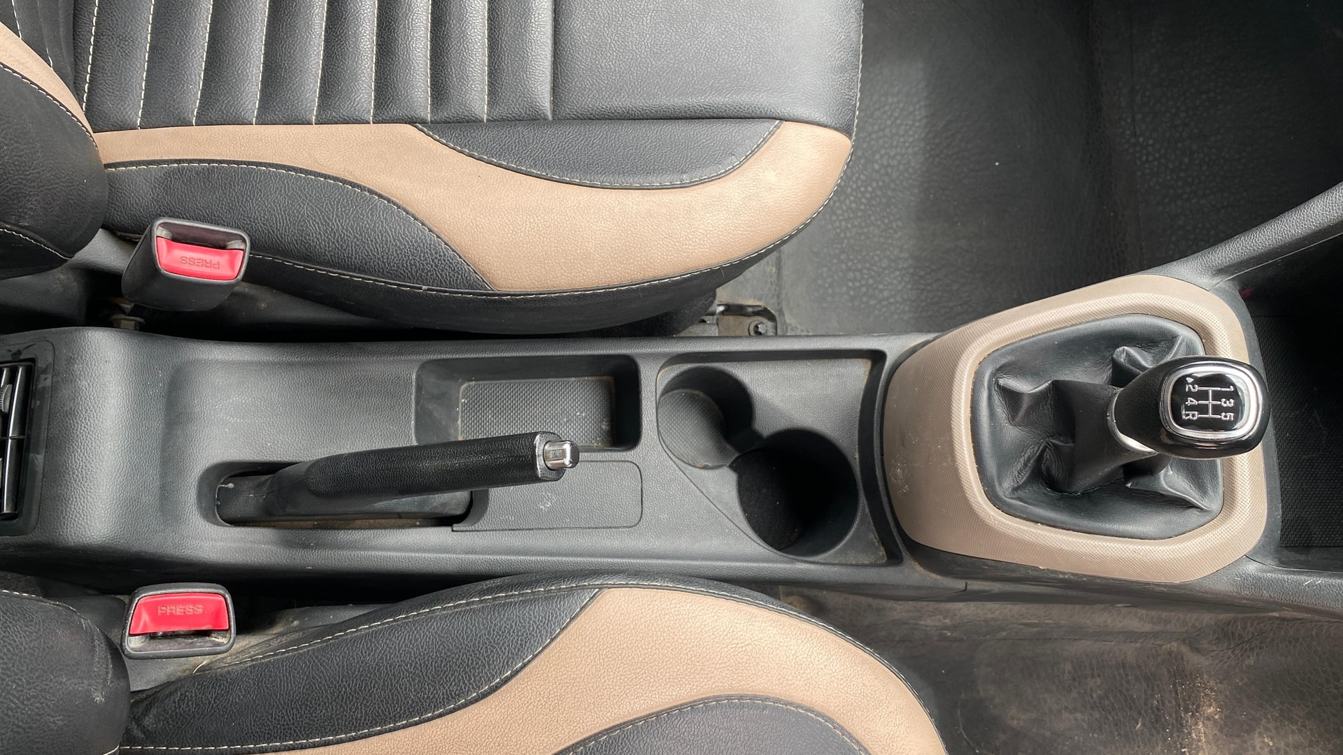 View 2019 Hyundai Grand i10 Sportz 1.2 Kappa Image 37 Used 2019 Hyundai Grand i10 Sportz 1.2 Kappa Image 37