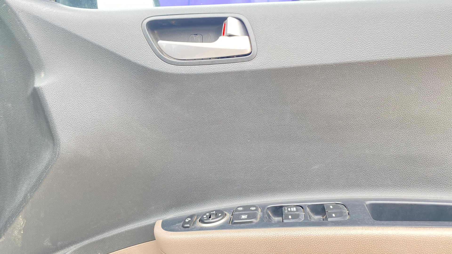 View 2019 Hyundai Grand i10 Sportz 1.2 Kappa Image 32 Used 2019 Hyundai Grand i10 Sportz 1.2 Kappa Image 32