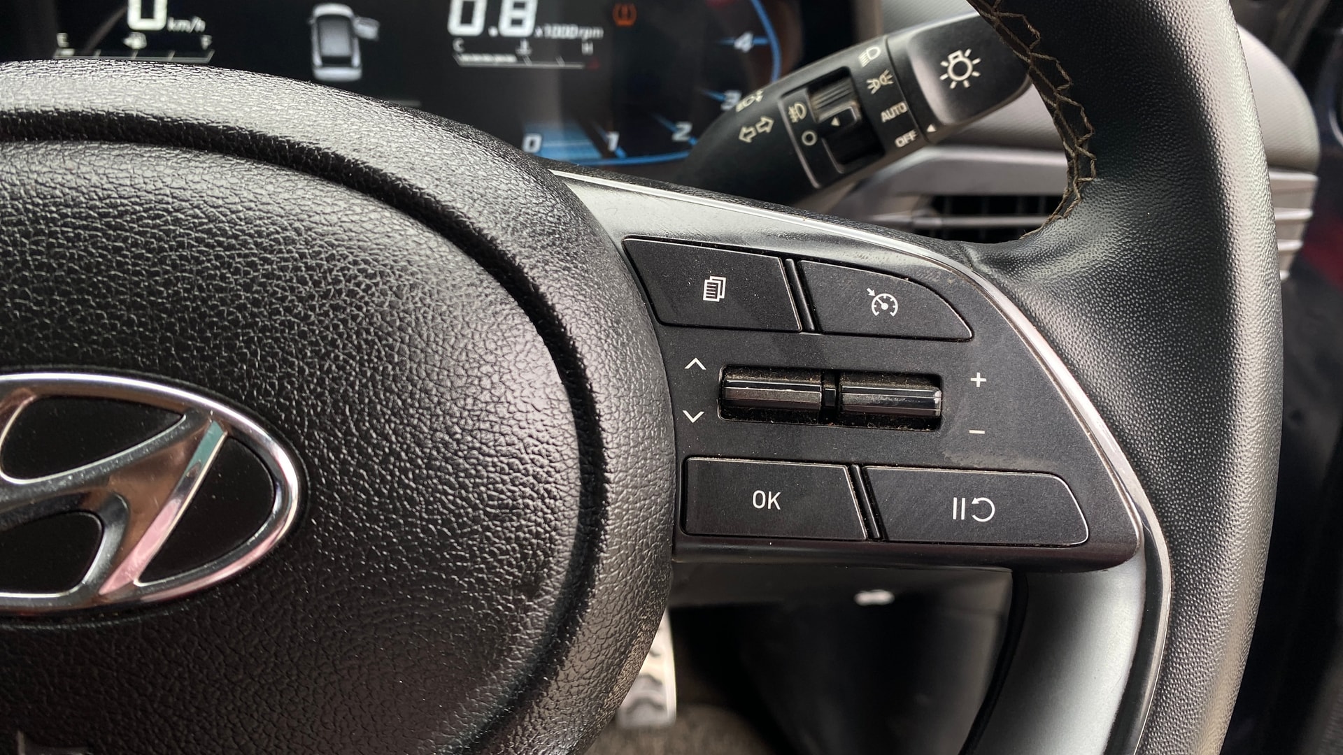 View 2021 Hyundai Elite i20 1.0 Asta Option DCT Dual Tone Petrol Image 3 Used 2021 Hyundai Elite i20 1.0 Asta Option DCT Dual Tone Petrol Image 3
